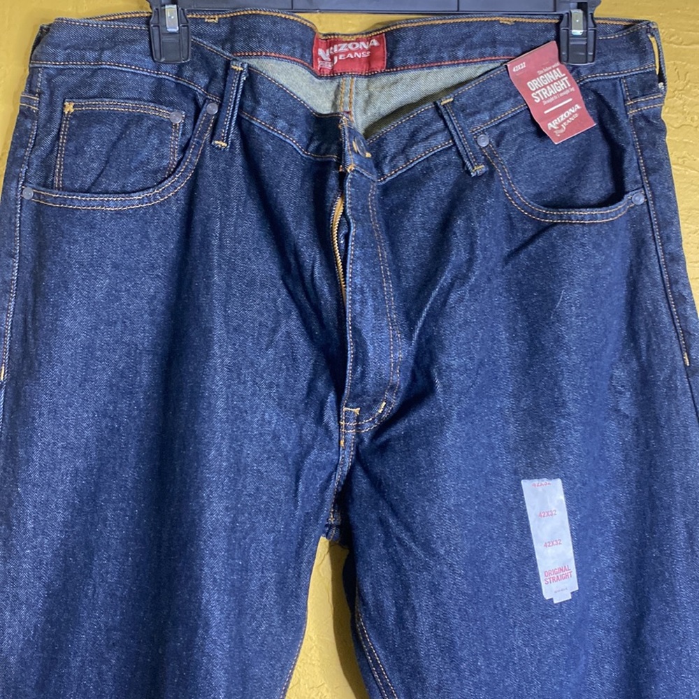 Men’s jeans (new with tags)